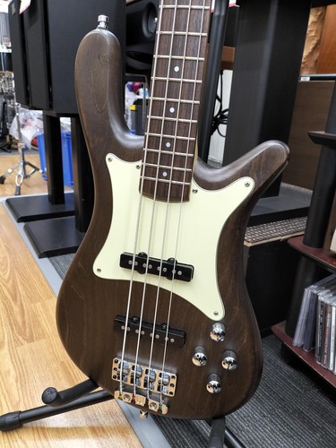 Guitare basse électrique
