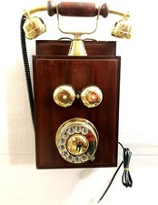 Beau téléphone ancien en