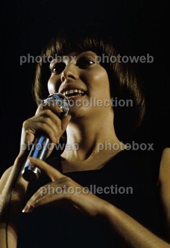 Mireille mathieu exclusive - *,