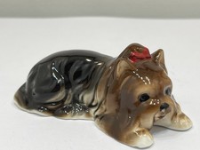 Figurine en porcelaine chien