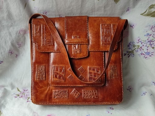 Ancien sac main - À, en