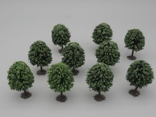 10 arbres boules sur pied hauteur 7 cm