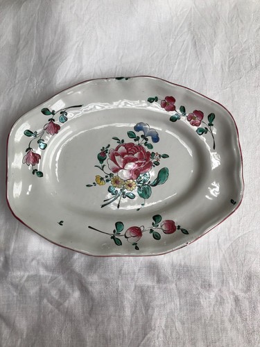 Plat faience les - ,