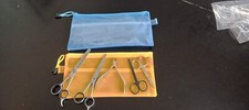 pochette de 4 Ciseaux de coiffure et 1 pince coupe ongle