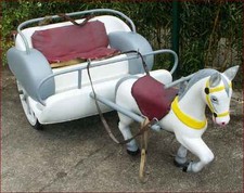 Cheval attelé Sulky Manège