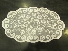  ancien napperon broderie sur