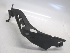 Cache interieur carenage droit