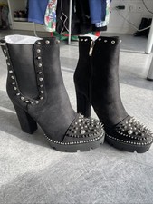 Bottines noires talons - à,