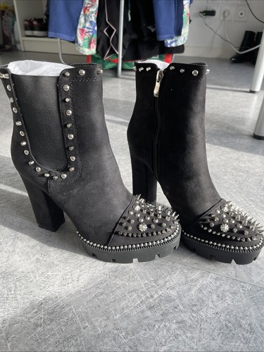 Bottines noires talons - à,