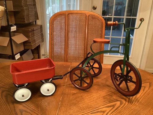 Vtg green metal tricycle - metal,