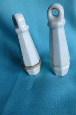 2 anciennes poignées tirettes de chasse d'eau en porcelaine