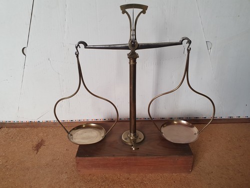 Grande balance trébuchet - , de