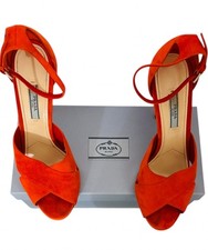 Prada Escarpins velours rouge