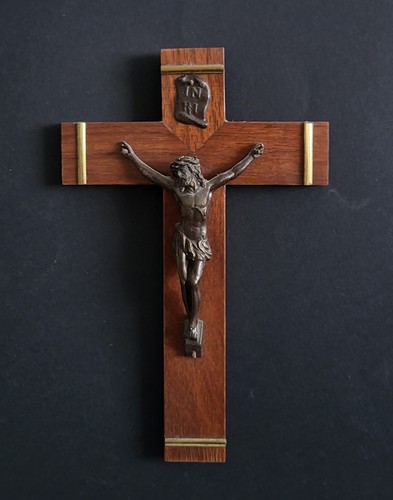 Crucifix mural ancien - ,