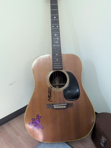 Guitare acoustique vintage