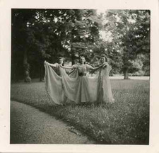 Trois jeunes filles Vintage