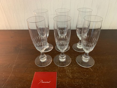 Champagne flutes model in - model, ?