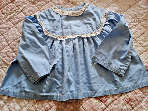 Petite brassière ancienne - ancienne, de