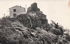 83 EVENOS LE VIEUX CHATEAU ET L ECOLE