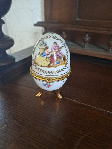 Oeuf porcelaine pilulier - en,