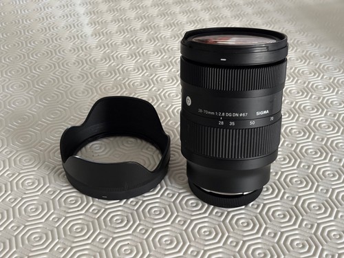Sigma 70mm 8 dg dn - f/2.8,