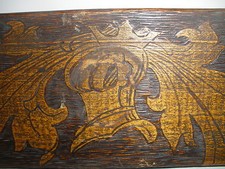 ANTIQUE Pyrography Flemish Folk Art Burnt  Wood Box ART NOUVEAU KNIGHT HELMET 