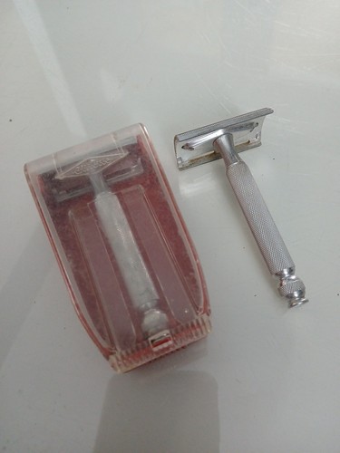 Lot rasoirs gillette england - 2,