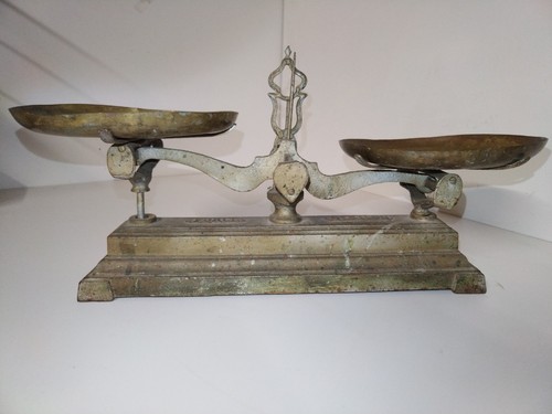 Ancienne balance roberval