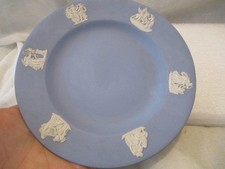 WEDGWOOD assiette en biscuit