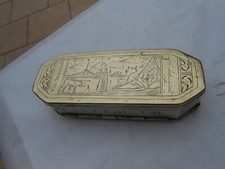 Ancienne tabatière / tabatière hollandaise en laiton XVIIIe siècle. Boîte gravée.