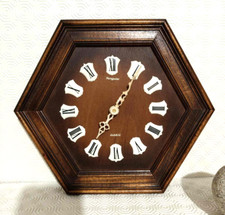 horloges pendules murale Hangarter Quartz en bois vintage