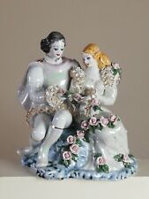 Statue figurine ancienne, sujet en porcelaine de Roumanie, fait main, année 1970