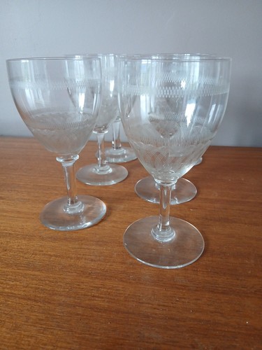 Verres vin eau début - verres, à