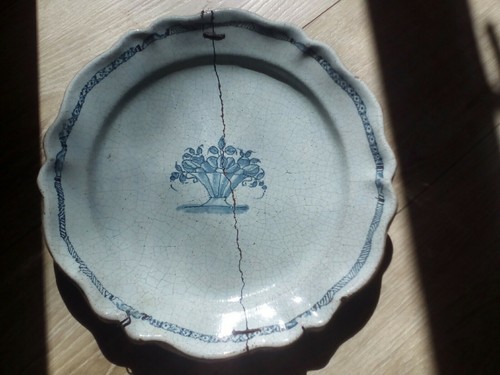 Ancien plat faïence de - plat, en