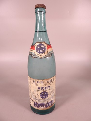 Très ancienne bouteille - très, bleue