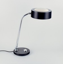 Charlotte Perriand, Jumo, lampe de bureau française en métal chromé et laqué ...