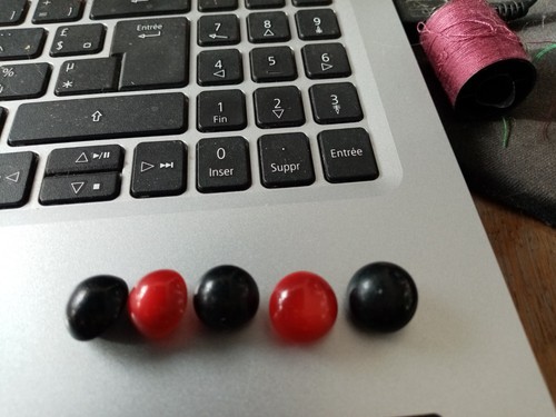 Boutons plastique boule - 5,