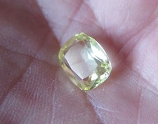 SAPHIR VERNEUIL JAUNE COUSSIN  8x10mm.. qualité joaillerie..3,40cts ...IF