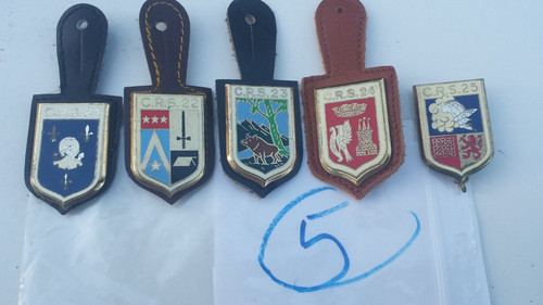 Lot insignes pucelles - 5,