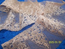 Dentelle ancienne en tulle