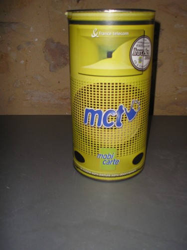 Ancienne boite métallique