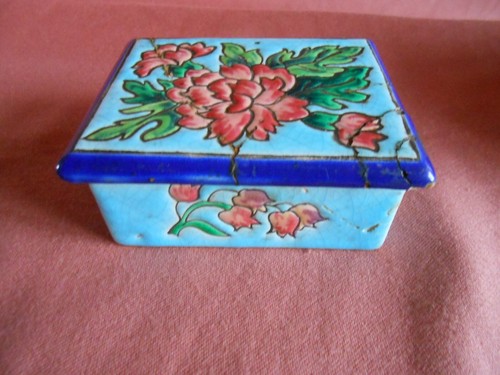 Très ancienne petite - petite, boîte