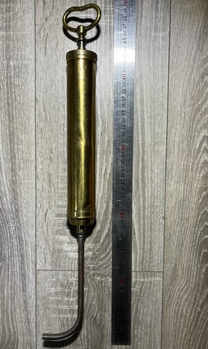 Ancienne pompe graisse en - À,