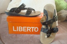 NU PIED LIBERTO EN CUIR NOIR