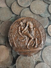Médaille  / Plaque REPRÉSENTANT UNE SCÈNE ÉROTIQUE 🍒