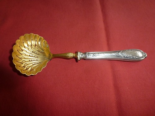 Ancienne cuillere saupoudrer - ancienne, a