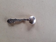 Ancienne cuillère-doseur du thé en argent massif STERLING