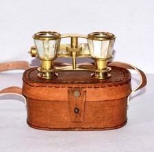 Anciens verres d'opéra en