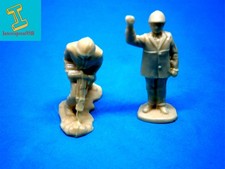 DINKY TOYS LOT DE 2 PERSONNAGES EN RESINE J7 ROUGE