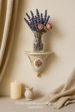 Console murale en porcelaine fleurie décor doré  style Louis XV peint main